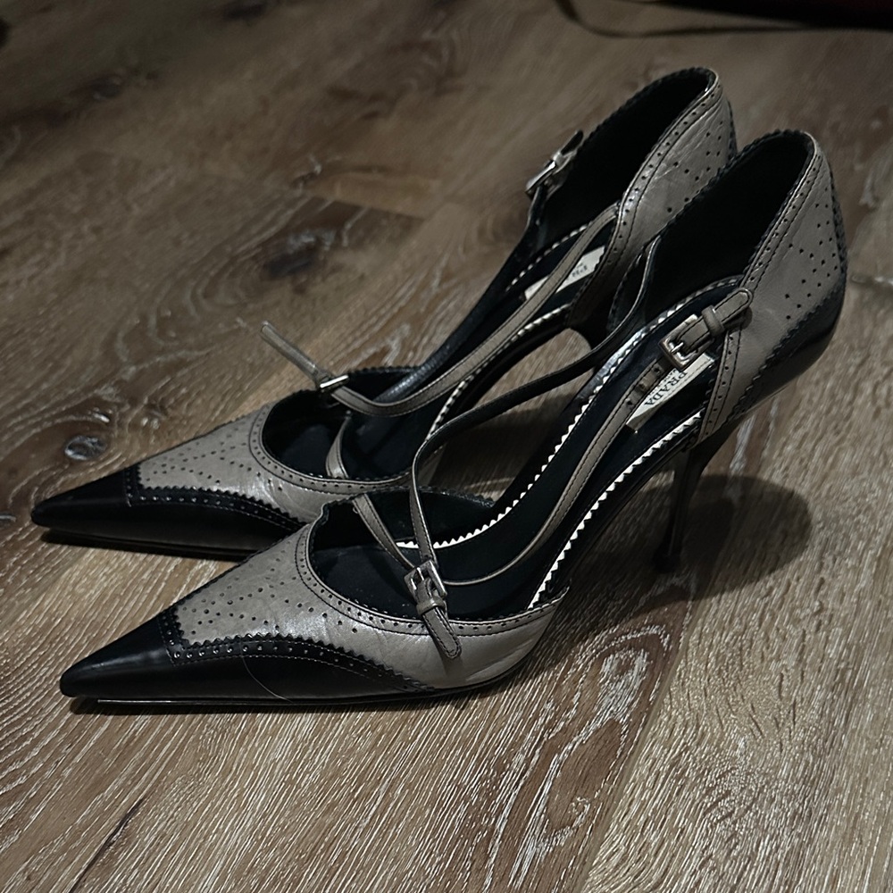 Prada Black and Gray Pointed Heels - Picture 2 of 5